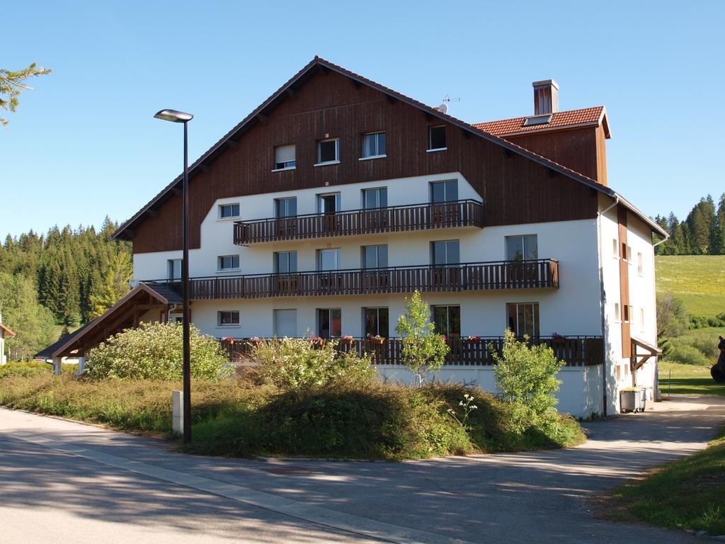 La Roche Du Tresor Village Vacances Longevilles-Mont-d'Or Exterior photo